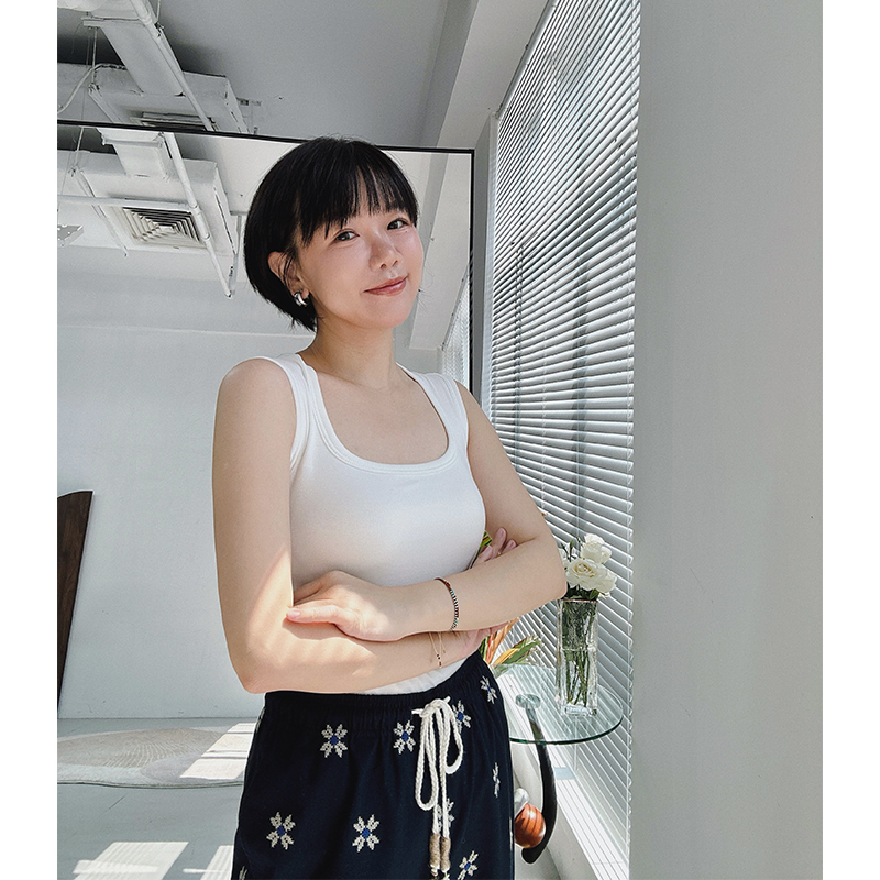 糖皮出品 夏季打底神器 免穿内衣 胸垫一体 U领纯色内搭背心