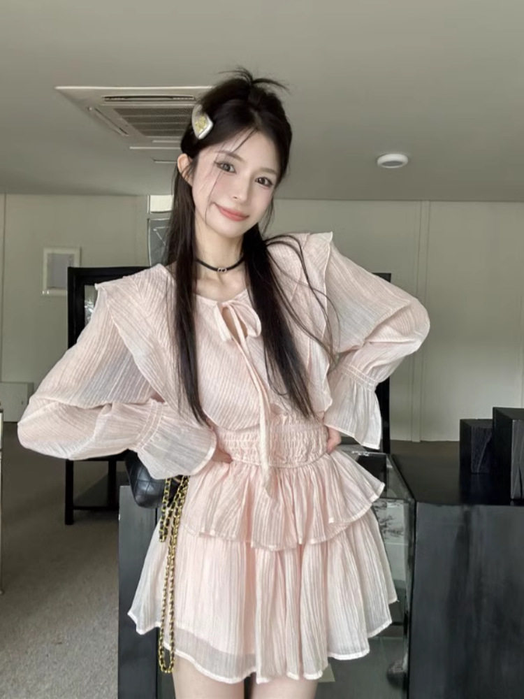 微胖穿搭法式荷叶边衬衫女大码胖mm遮肚显瘦别致蛋糕裙两件套春装