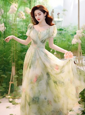 2024新款法式海边仙女裙感赫本风收腰绿色短袖印花连衣裙女夏