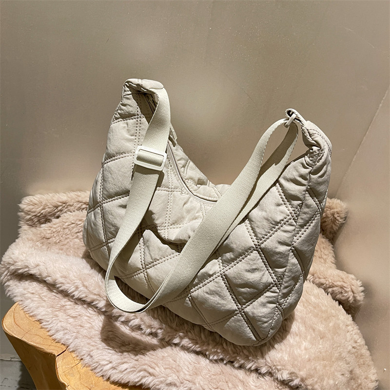 帆布羽绒包包女2025新款潮时尚单肩包菱格托特包百搭大容量斜挎包,箱包皮具/热销女包/男包,托特包,淘宝优惠券,粉丝福利购,淘宝优惠卷