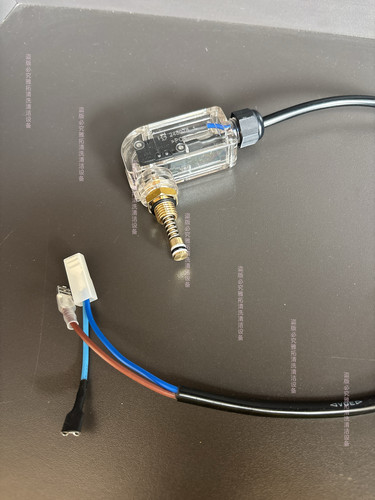 小飞鱼A1 A3清洗机M2洗车机 前行者BM22配件压力开关黑盒带线顶杆