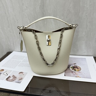 2026新款荔枝纹菜篮子手提包百搭时尚水桶包简约休闲单肩斜挎包女