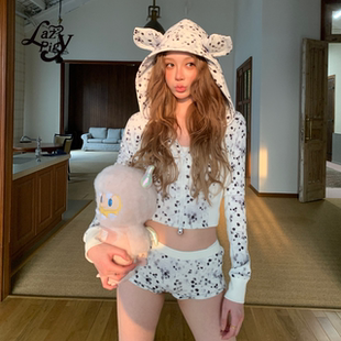 ALazyPig碎花猪猪耳朵短款拉链外套女秋新甜酷风修身连帽开衫卫衣