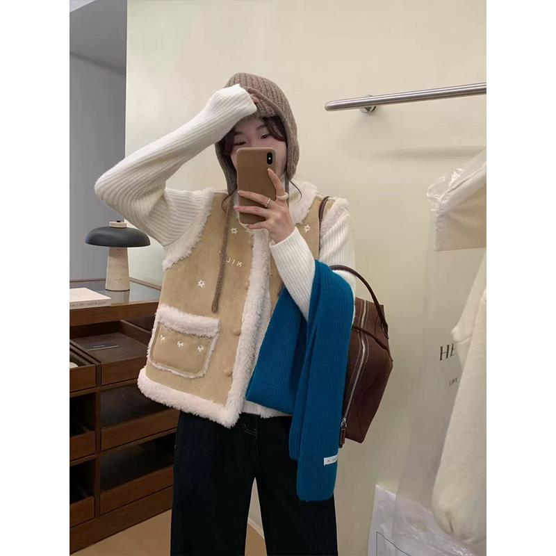 麂皮绒马甲女慵懒风花朵刺绣秋冬外搭仿羊羔毛加厚无袖外套背心