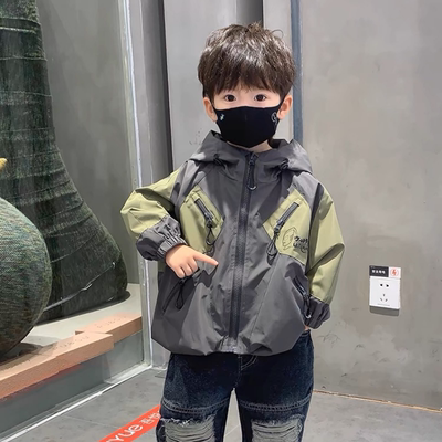 男童冲锋衣春秋连帽外套工装薄款