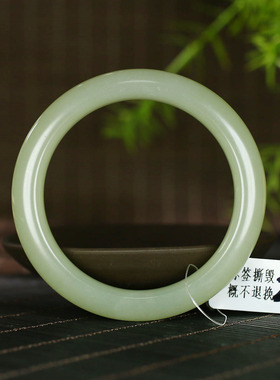 古晨和田玉晴水圆条手镯