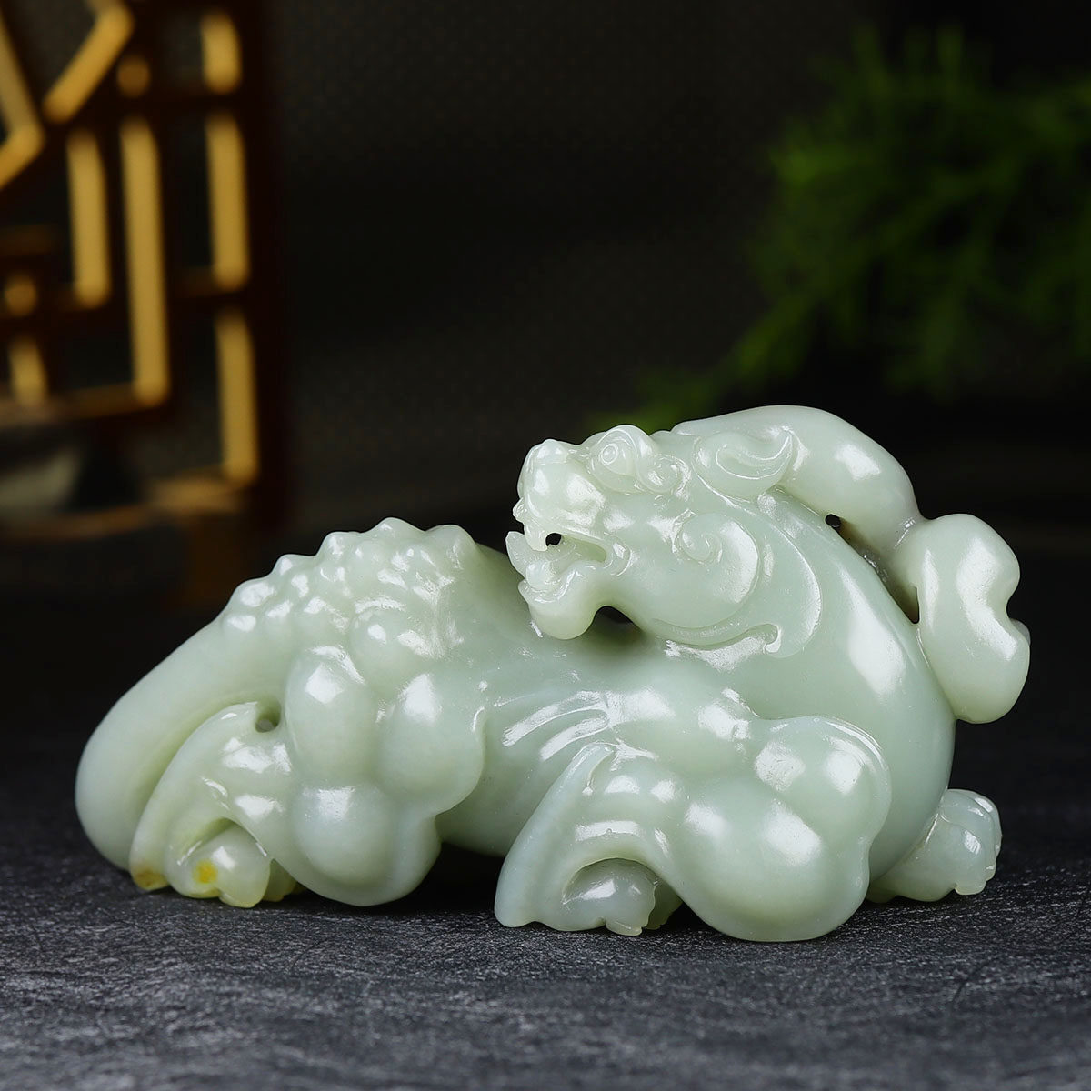 （古晨珠宝）新疆和田玉青白玉籽料苏工手雕貔貅摆件瑞兽赐福412g