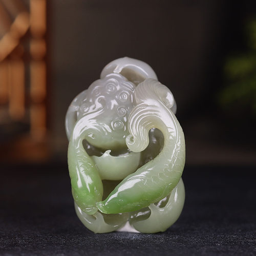 （古晨珠宝）青海和田玉翠青莲蓬鱼把件手玩连年有鱼84g