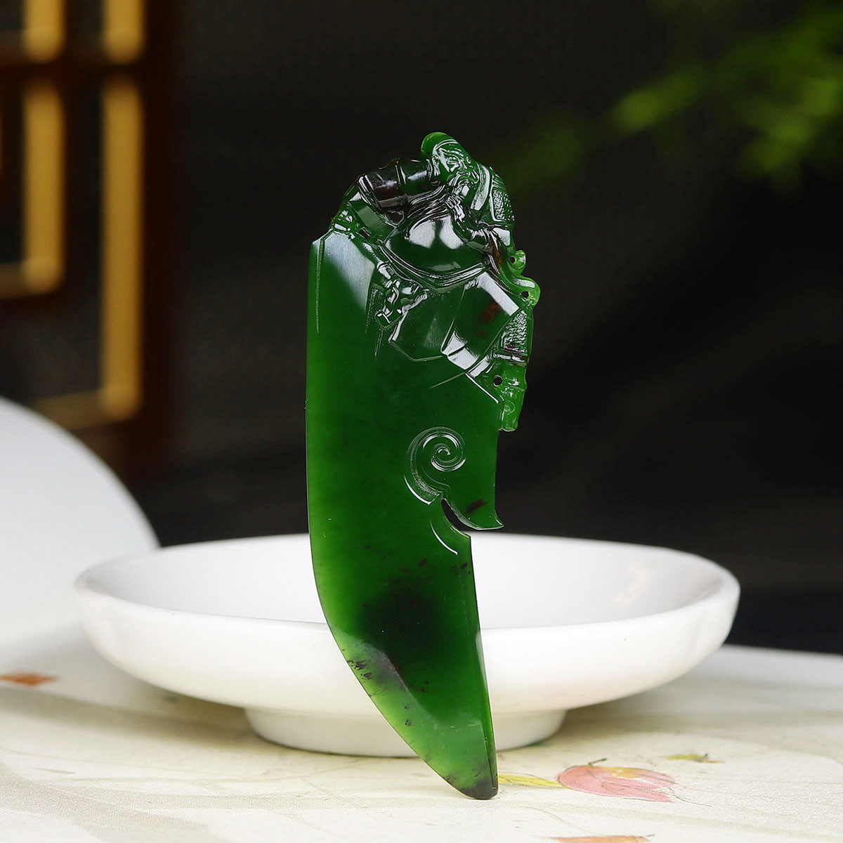 (古晨珠宝)俄罗斯和田玉黑皮菠菜绿碧玉关公挂件吊坠玉坠13g