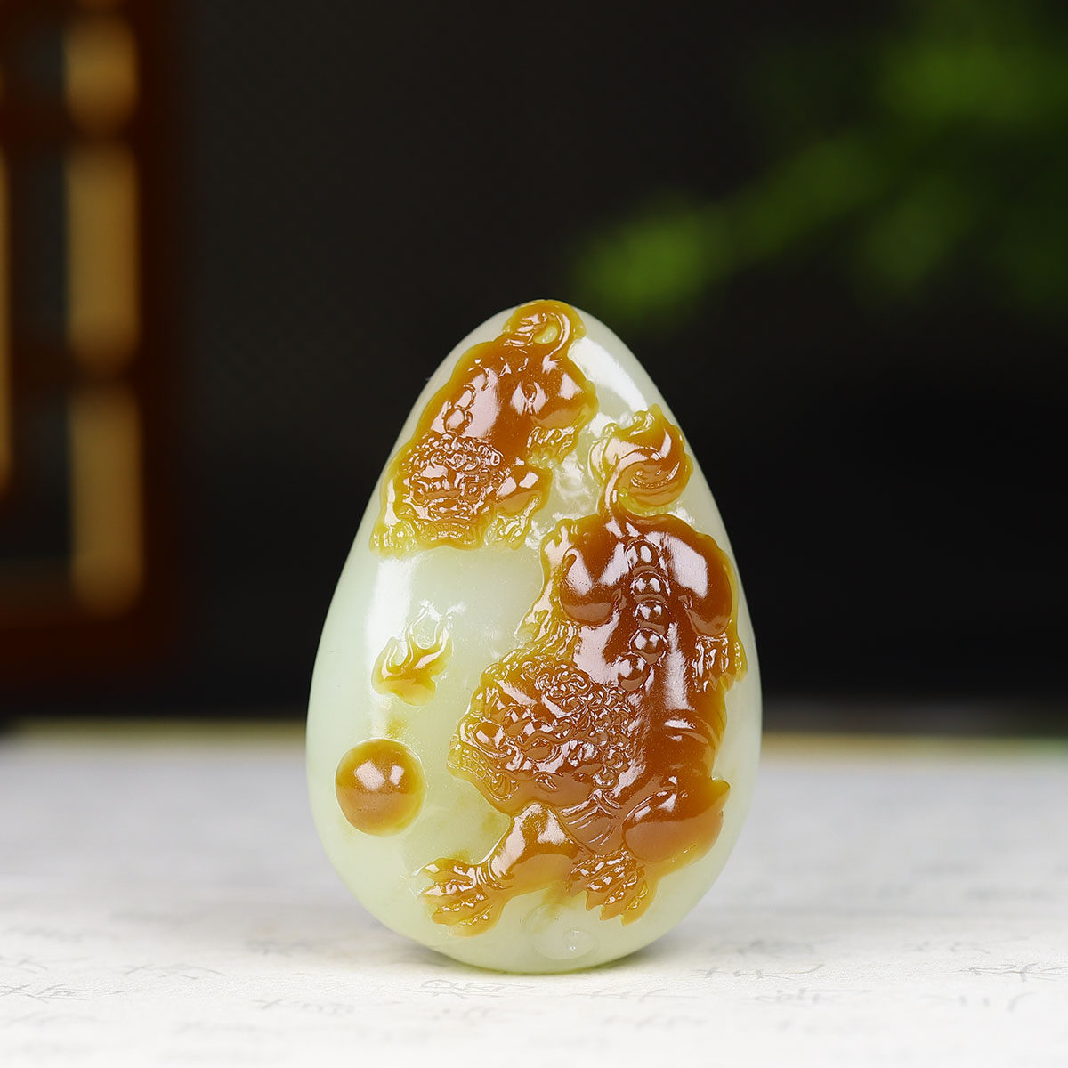 （古晨珠宝）新疆和田玉且末糖白玉狮子挂件吊坠玉坠事事如意50g