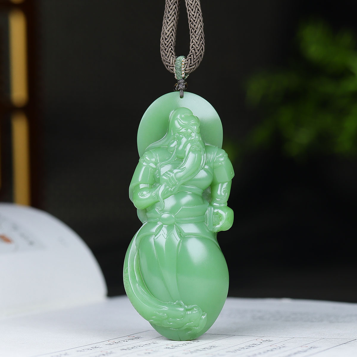 （古晨珠宝）俄罗斯和田玉粉绿碧玉关公挂件吊坠玉坠46g