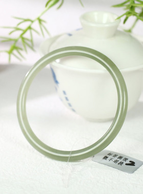 古晨和田玉湖水绿细圆条手镯