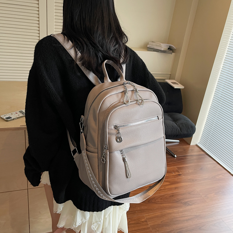 韩国简约软皮双肩包女士纯色通勤上班用的背包女大容量皮质A4书包