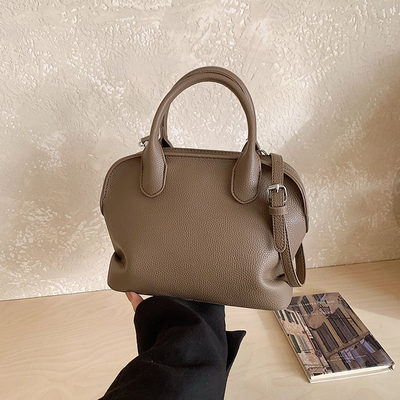 法国轻奢小众设计贝壳包女高级感立体手提医生包简约单肩斜挎包包