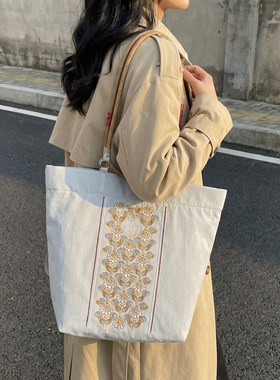 日系刺绣小雏菊托特包女士大容量都市白领通勤手提包尼龙布单肩包