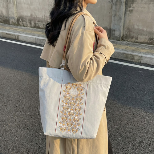 日系刺绣小雏菊托特包女士大容量都市白领通勤手提包尼龙布单肩包