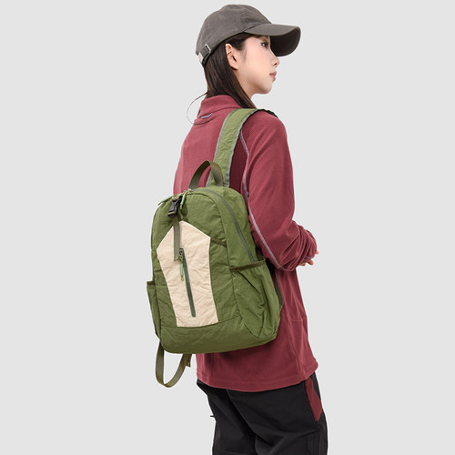 户外机能风撞色拼接超轻量化双肩包大容量可折叠收纳轻便旅行背包