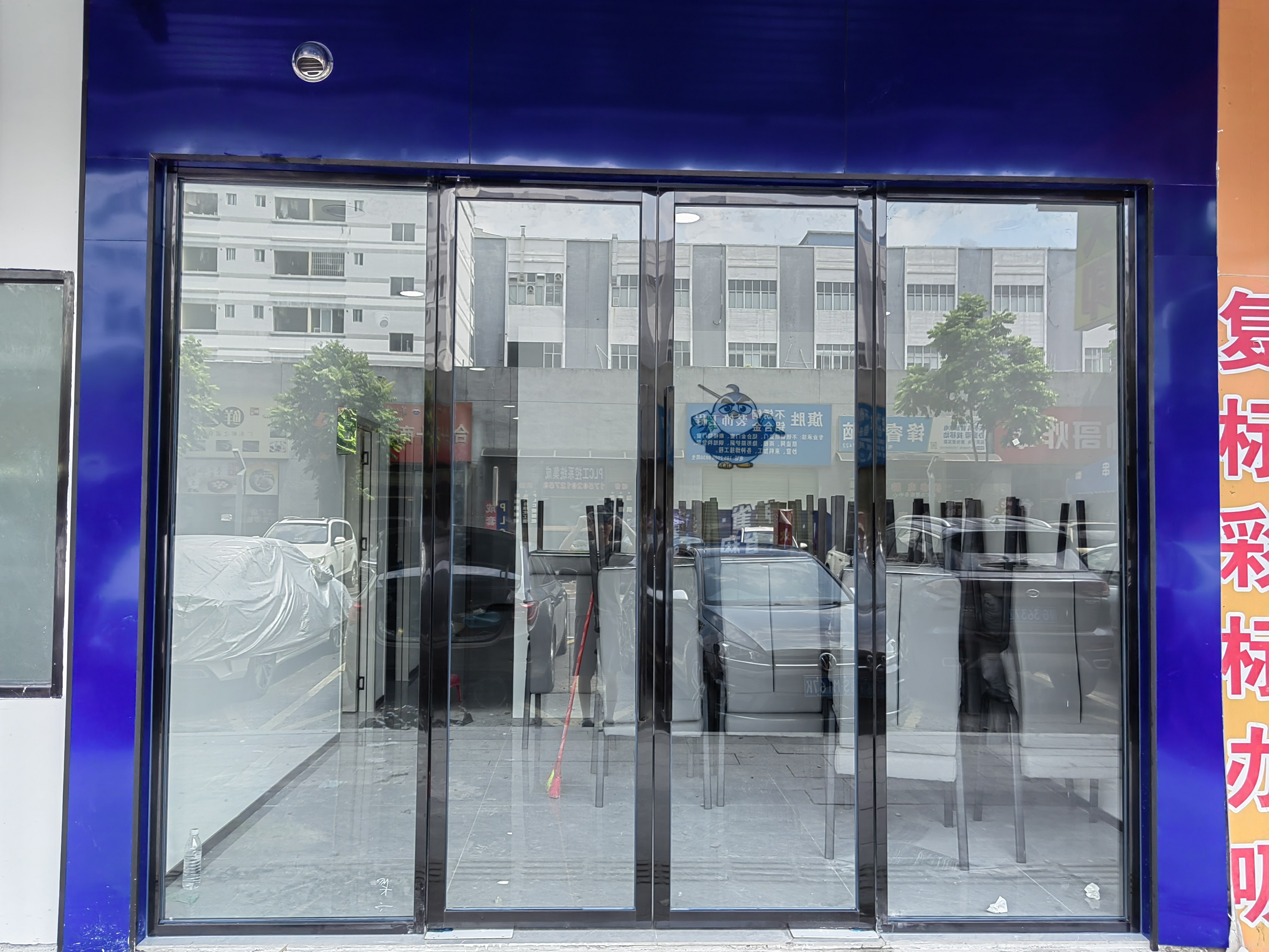 广州定制上门安装店铺办公室不锈钢钛金双开钢化玻璃门