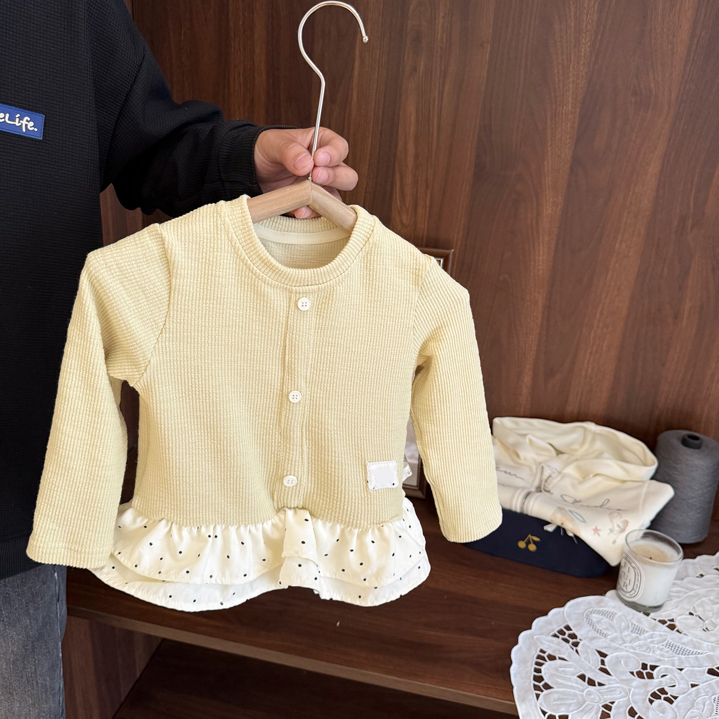 女宝宝圆领韩系长袖T恤2025春秋款新款女童纯色幼儿园洋气打底衫