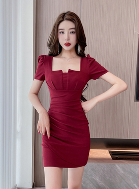 小众设计感褶皱遮肚显瘦连衣裙夏御姐轻熟风钓系约会裙性感包臀裙