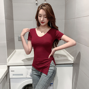 夏装2023年新款性感V领短款上衣女设计感小众开叉修身紧身短袖T恤