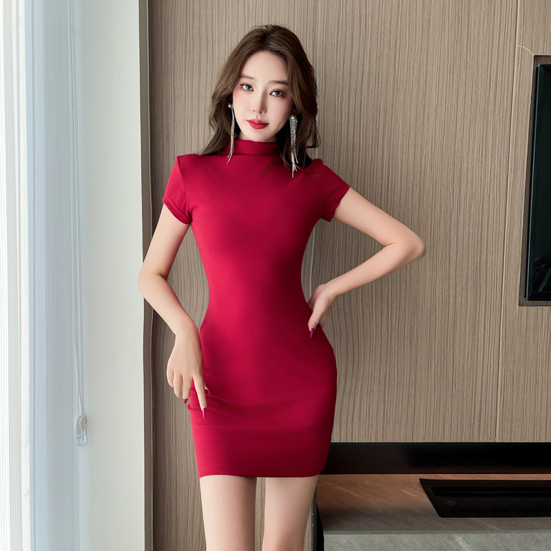 御姐轻熟女人味气质半高领连衣裙
