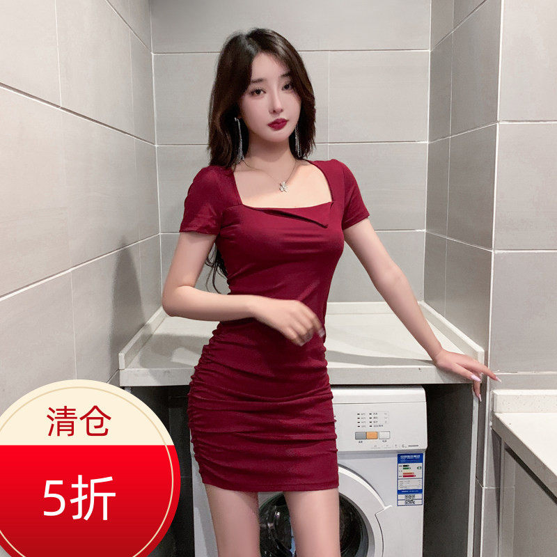 设计感方领性感褶皱包臀连衣裙短