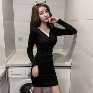 交叉V领性感连衣裙收腰修身显瘦秋冬褶皱加绒打底紧身包臀裙子女