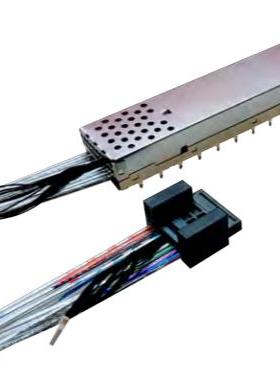 V59-YC020 1x1 OSFP OverPass™ connector & std height cage to