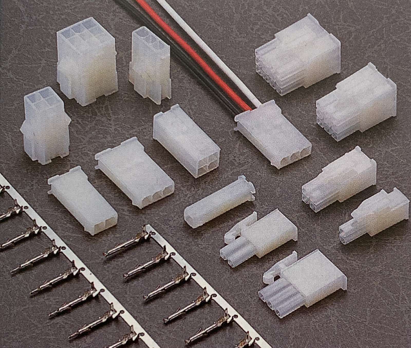 线对线 1.0mm HL107-01~15P 塑壳HSG 7A,300VAC/DC 汽车工业家电