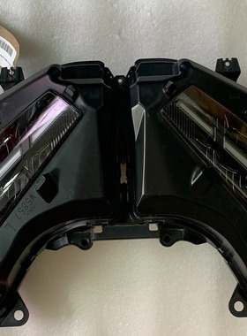 本田 HONDA 摩托车配件：大灯总成！适用于：NT1100、X-ADV 750