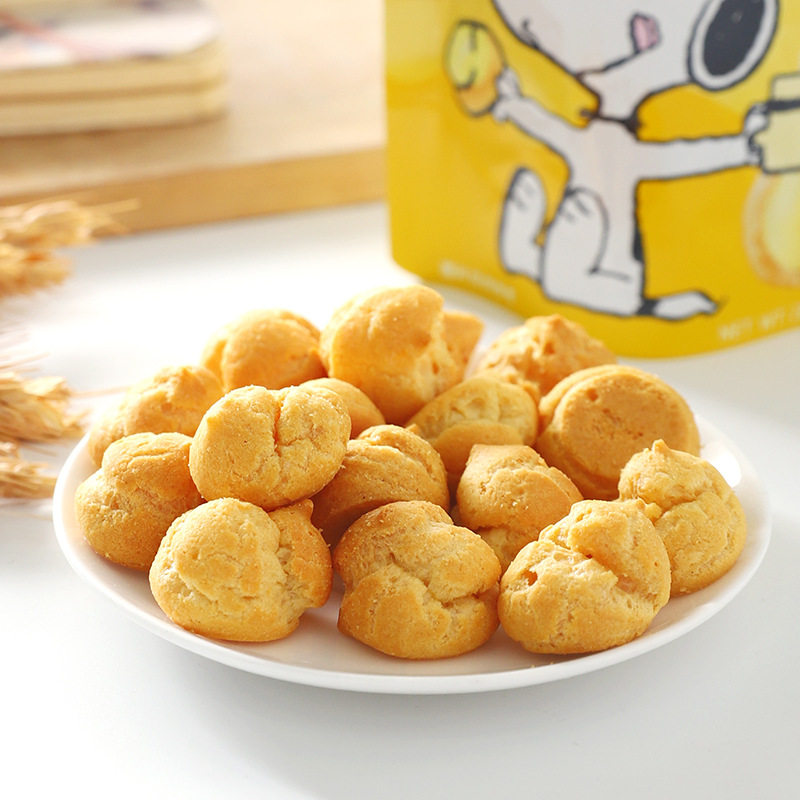 印尼进口悠里纪德史努比芝士香草味奶油夹心泡芙网红点心小吃零食