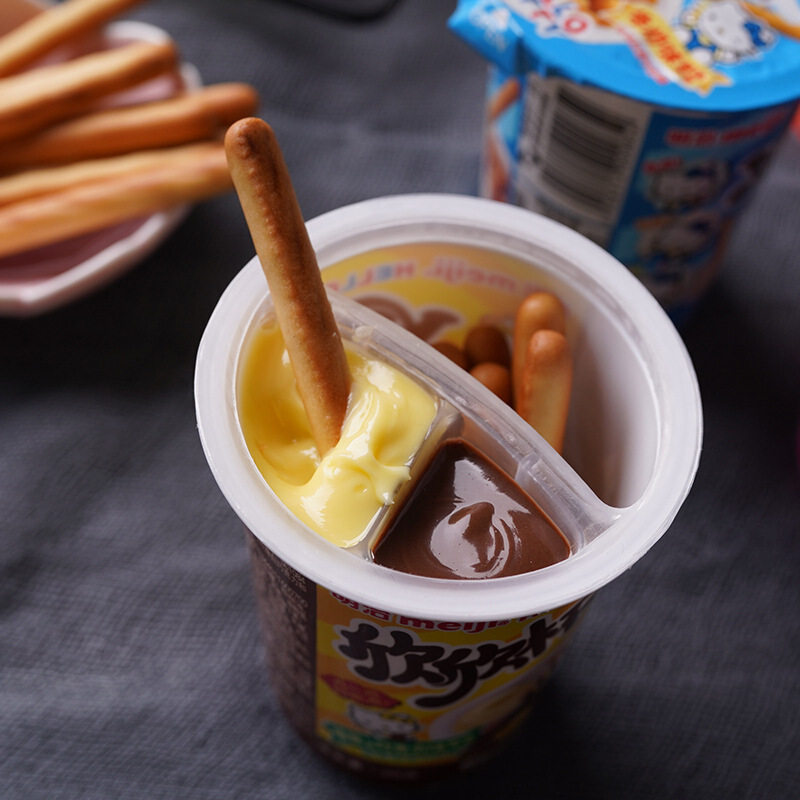 Meiji/明治欣欣杯手指饼干条巧克力牛奶草莓味蘸酱儿童 休闲零食