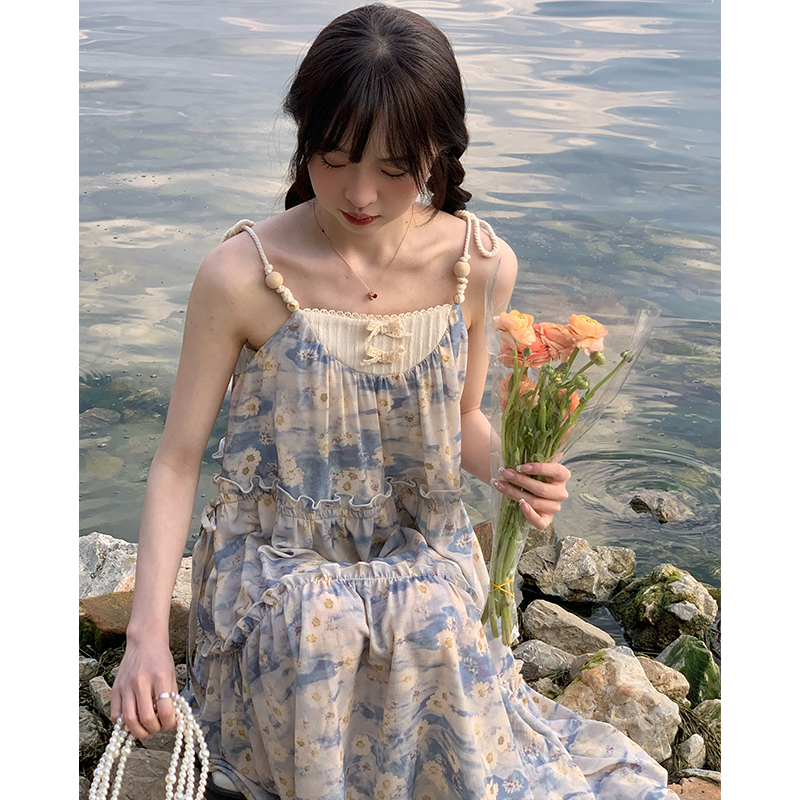 罐头士多所 裙子女2023年夏季新款度假油画风甜美碎花吊带连衣裙