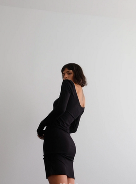 欧美风ins无边一字肩紧身连衣裙修身长袖低圆领黑色米色个性百搭