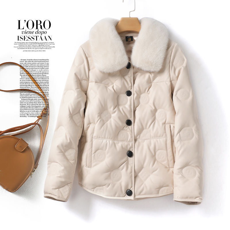 2025羽绒服女外套短款米白水貂毛领韩版小个子新款真皮外套白鸭绒