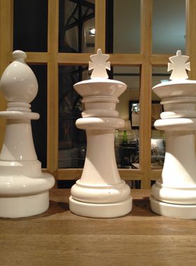 时尚风创意白色国际象棋桌面装饰