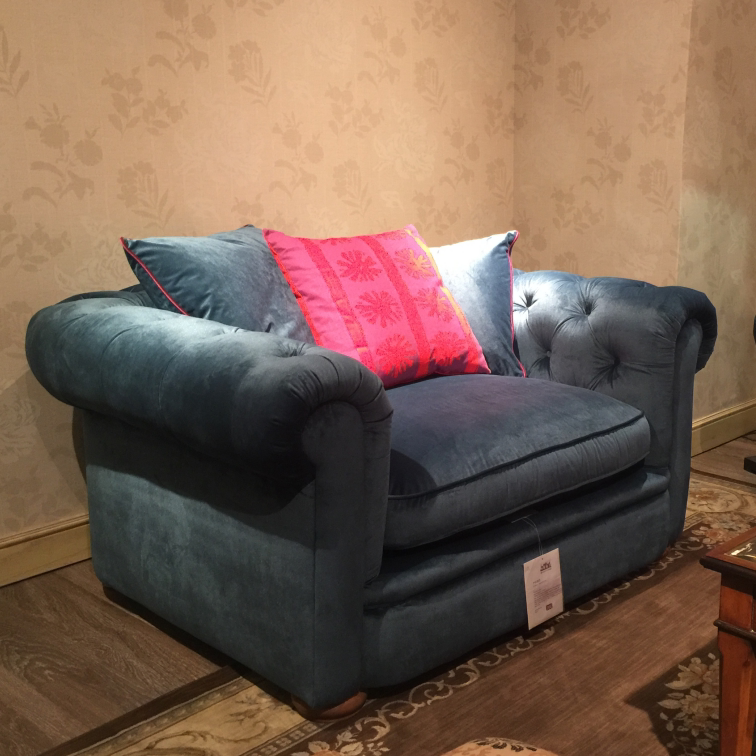 原装进口正版现货美式经典湖蓝色天鹅绒拉扣布艺单人及四人位沙发