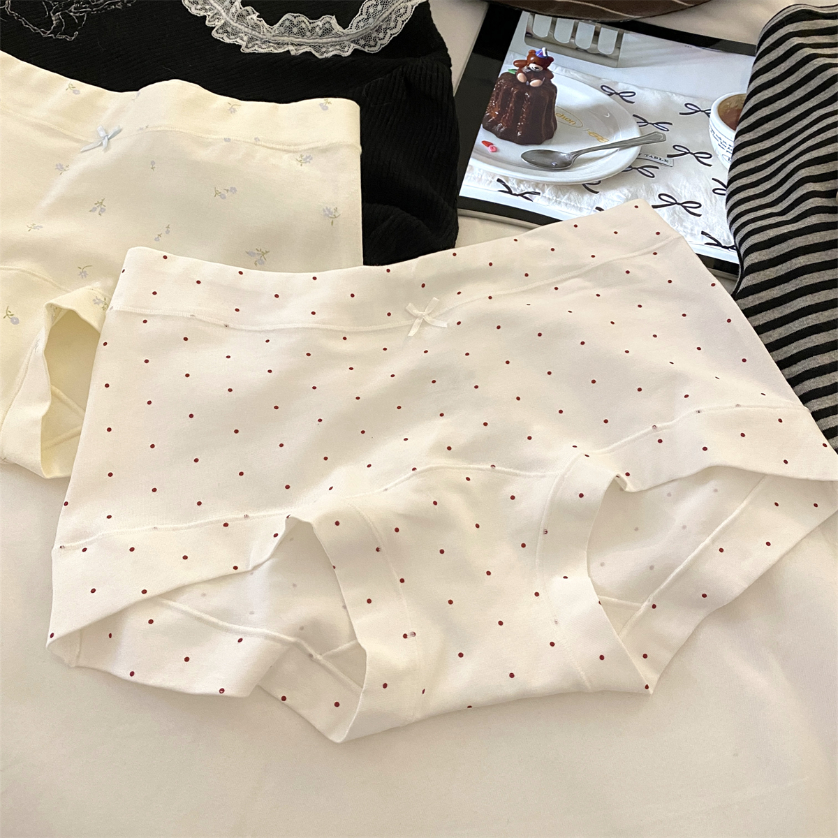 面包和猫咪好天气女生纯棉内裤
