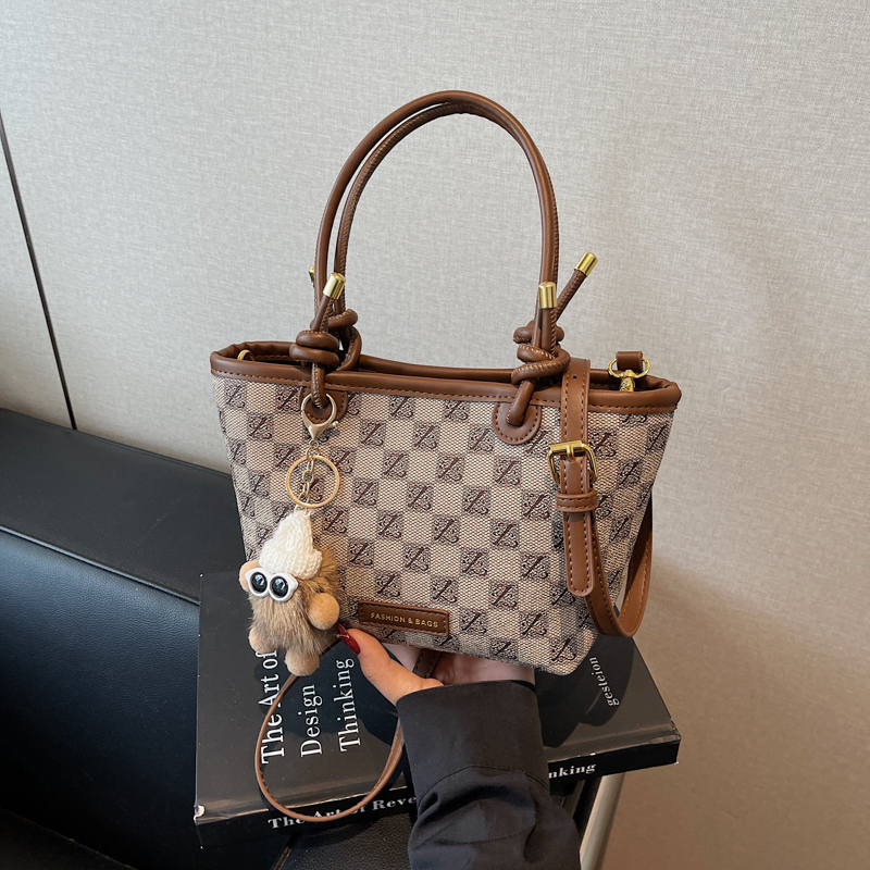 2025新款秋冬时尚潮流百搭洋气小包包女休闲女士单肩斜挎包手提包