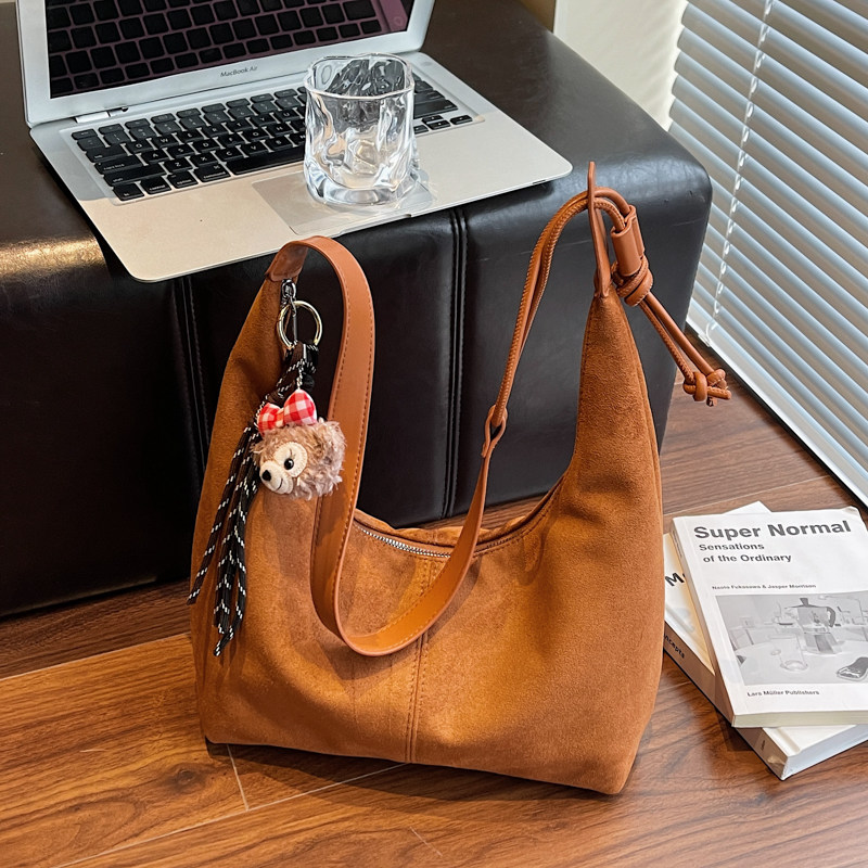 复古麂皮腋下包女2025新款秋冬爆款潮棕色大容量单肩斜挎包托特包