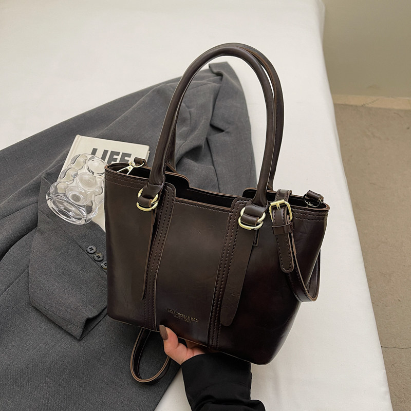 2026新款高级感小众复古休闲水桶包女手提单肩斜挎包百搭复古小包,箱包皮具/热销女包/男包,水桶包,淘宝优惠券,粉丝福利购,淘宝优惠卷