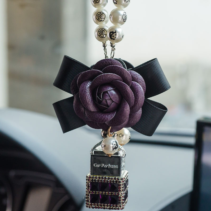 适用于奔驰宝马奥迪汽车挂件车内吊饰镶钻香水瓶山茶花后视镜饰品