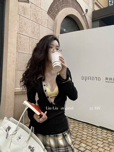 2025早秋新款Liu-Liu韩系辣妹性感深V领纽扣polo长袖针织衫上衣女