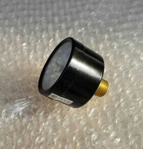 后接式压力表 外框直径40mm 压力范围0-1.6mpa 铜螺纹pt1/4(13mm)