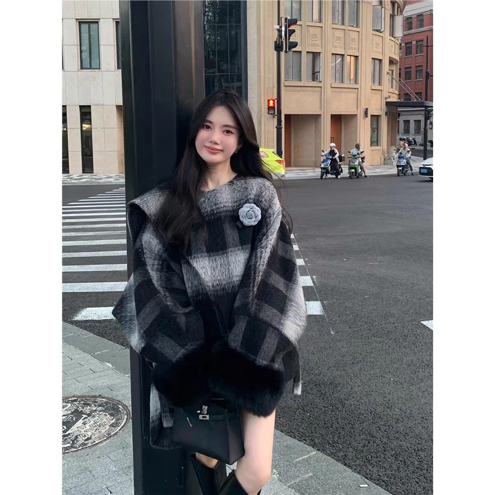 黑白格子斗篷双面羊绒大衣女秋冬袖口狐狸毛千金风羊毛毛呢子外套,女装/女士精品,毛呢外套,淘宝优惠券,粉丝福利购,淘宝优惠卷