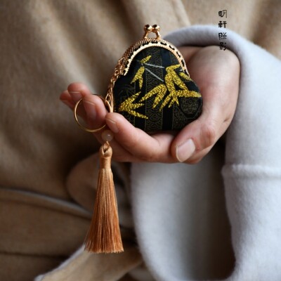 钥匙包钥匙扣-非遗原创手工包宋锦香云纱新中式口金包DIY材料包