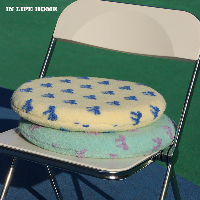 地上看书坐垫毛绒奶油风垫榻榻米