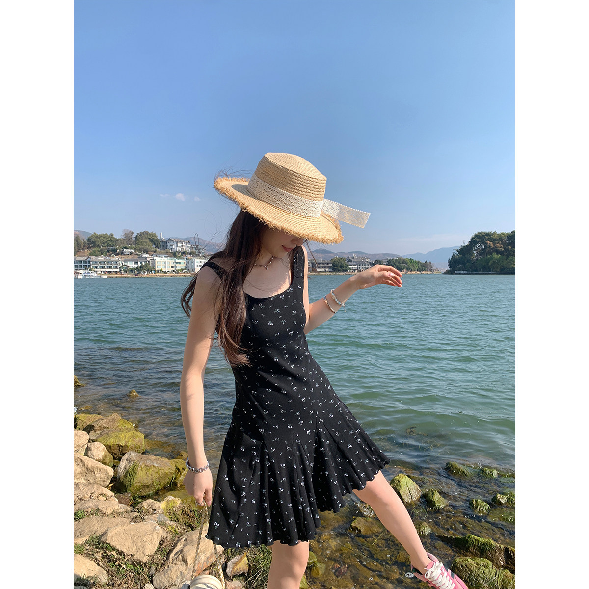 黑色碎花鱼尾针织吊带裙