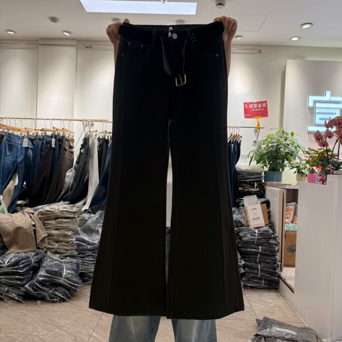 军绿高腰显瘦微喇牛仔裤女图片